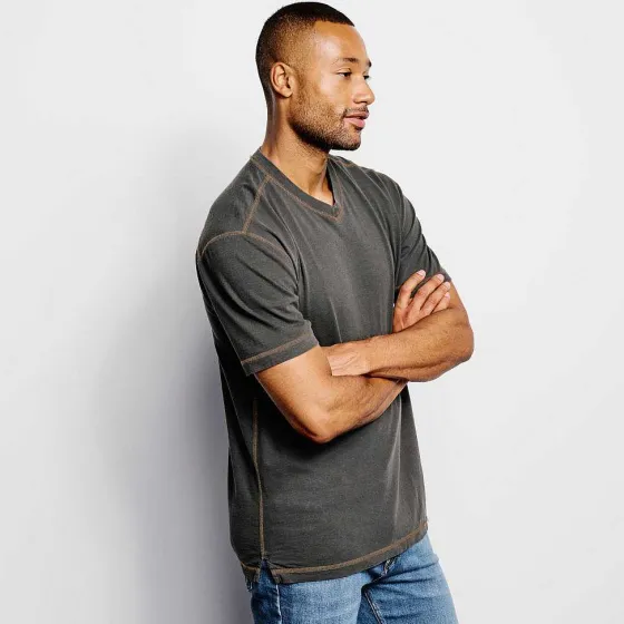 Orvis Shirts|Montana Morning® High V-Neck Short-Sleeved T-Shirt Obsidian